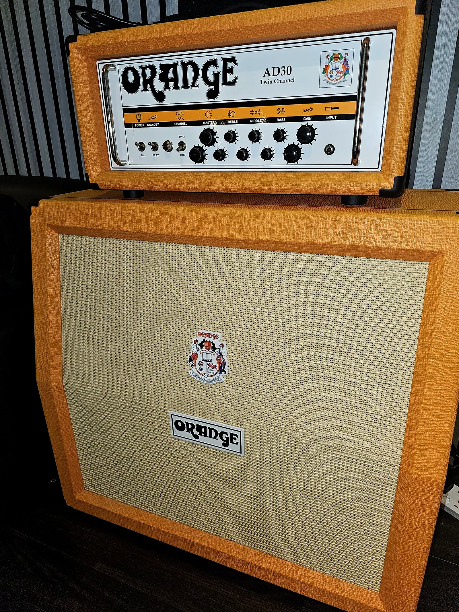 Orange AD30 Twin Channel head on an Orange 4×12 cabinet